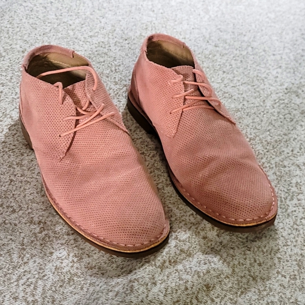 Kenneth Cole chukkas
